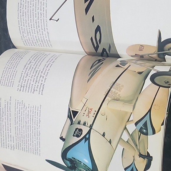 𝅺THE National Air And Space Museum Volume one Air The Story of Flight CDB Bryan - Picture 4 of 4